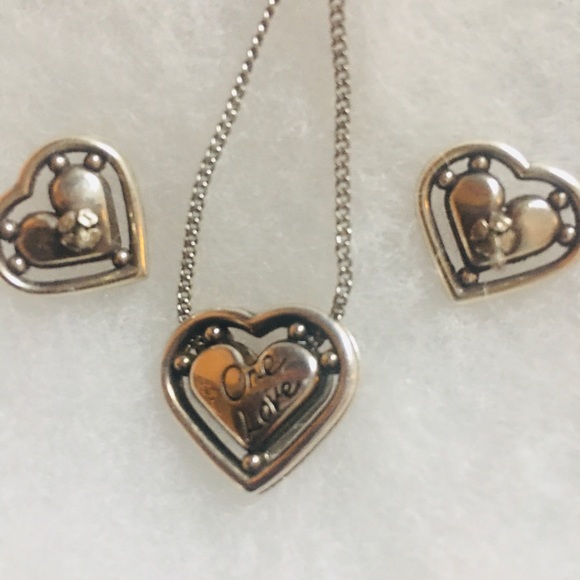 “One Love” Petite Heart Earring & Necklace Set ❤️ - Picture 6 of 11